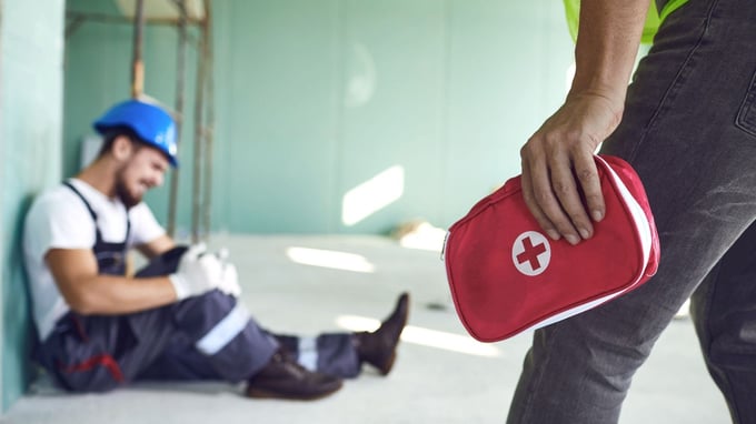 first-aid-worker